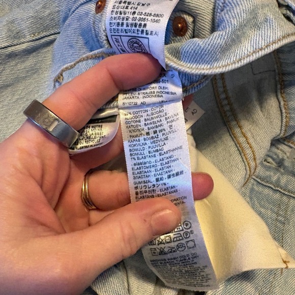 Levi Strauss Co 501 Original Fit Light Wash Denim Button Fly Jeans Women W32 L26 - Picture 5 of 6